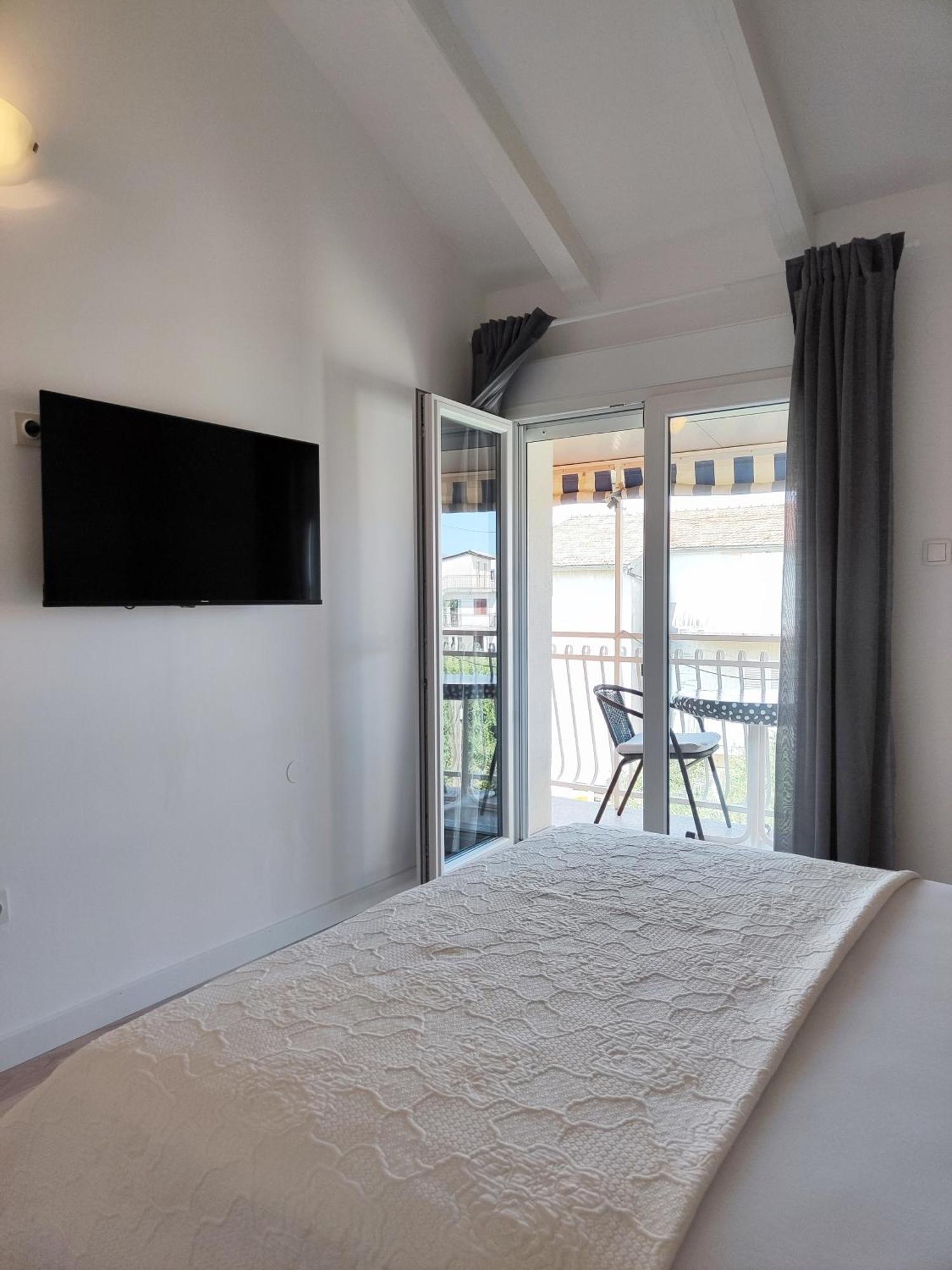 Apartmani Seka Vodice Buitenkant foto